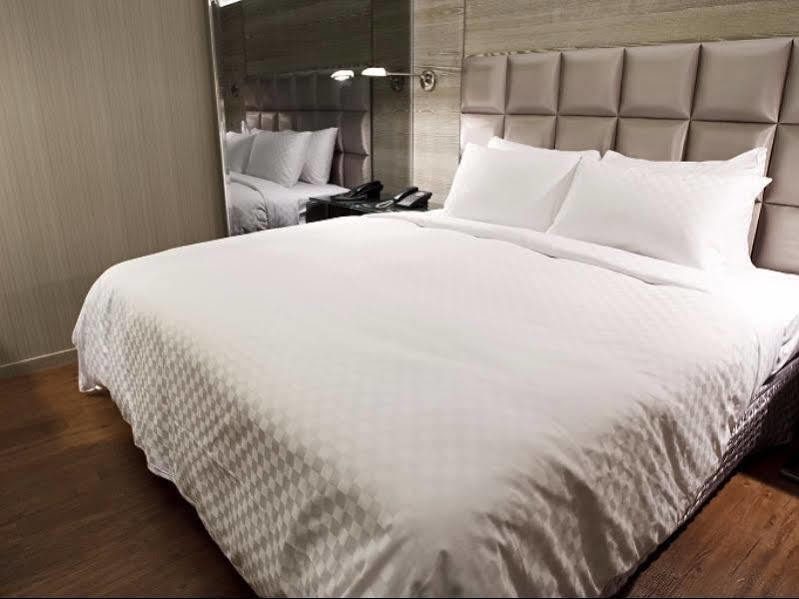 Royal Group Hotel Ho Yi Branch Cao Hùng Ngoại thất bức ảnh
